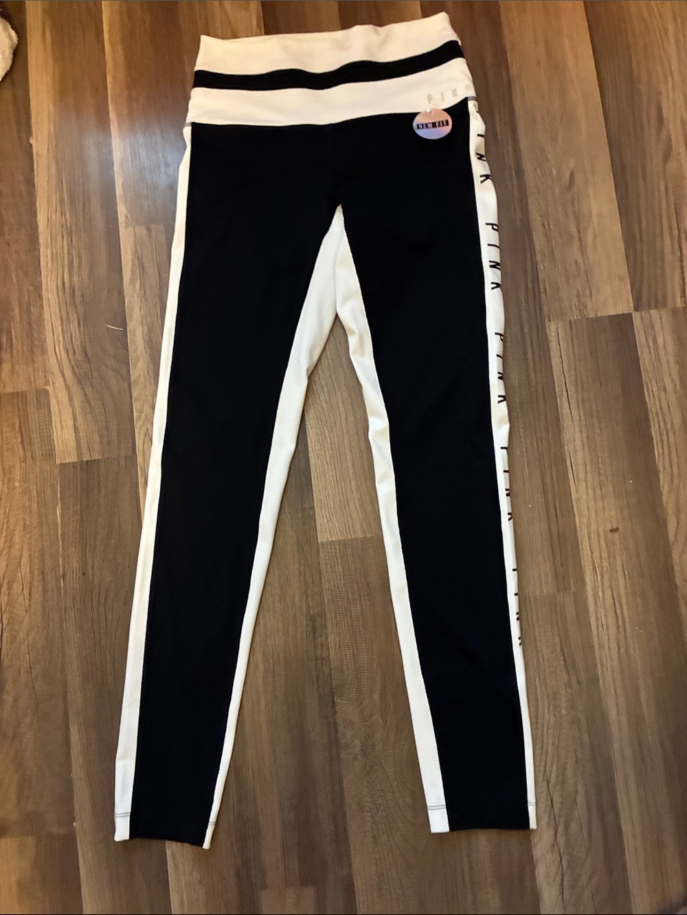 *Brand New With Tags* PINK Victoria's Secret Black and White Leggings- Size S/P